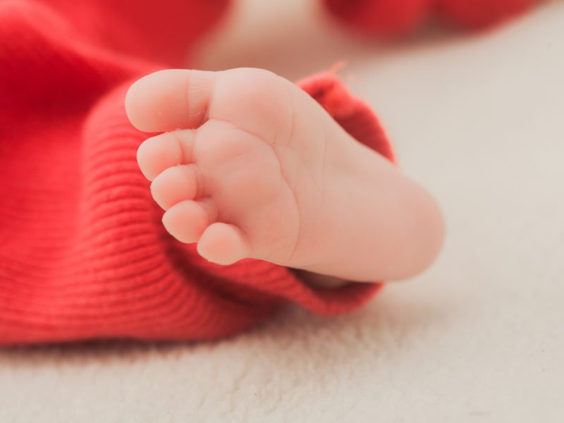 赤ちゃんの足