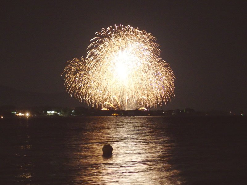 青柳浜キャンプ場から見た花火