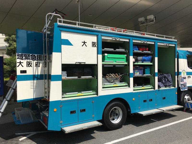 大阪府警の車両