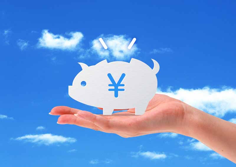 手のひらの上の貯金箱