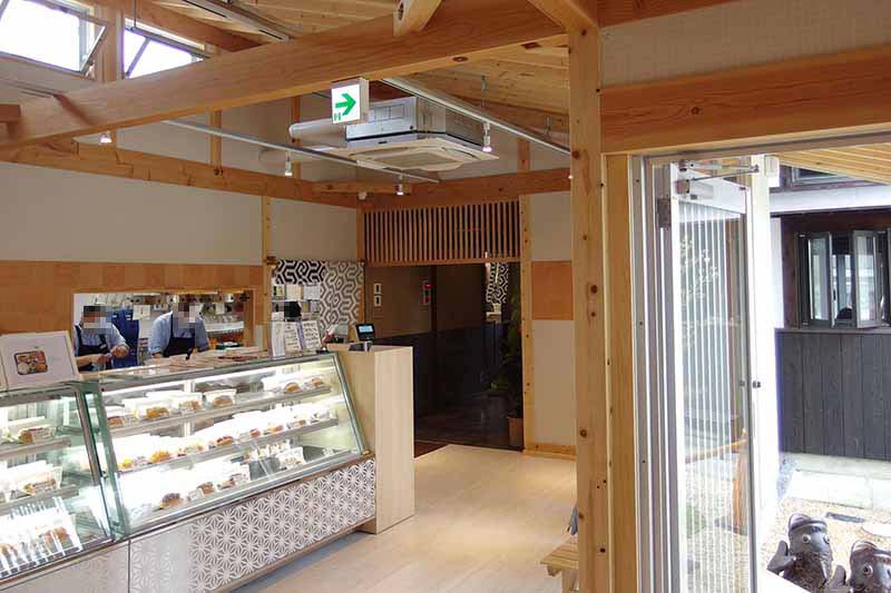 高虎ドッグ店内