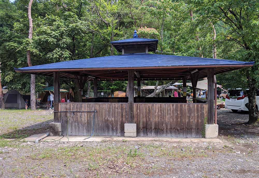 つり橋の里キャンプ場、炊事棟