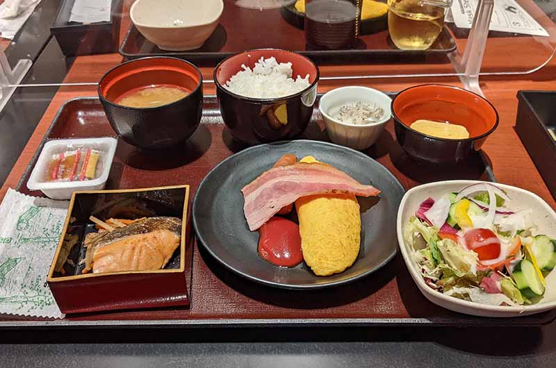 オリンピアの朝食バイキング