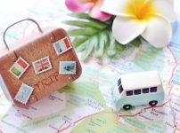 自動車で楽しく家族旅行